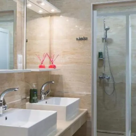 Tatil Evi Free Bird - Bed In Six Bed Female Zenska *