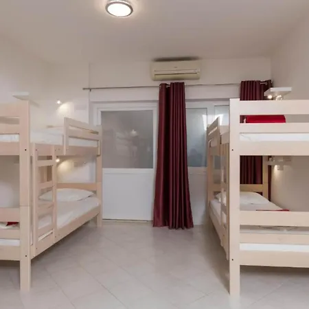 Tatil Evi Free Bird - Bed In Six Bed Female Zenska *