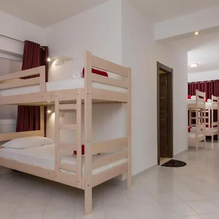 Free Bird - Bed In Six Bed Female Zenska 두브로브니크